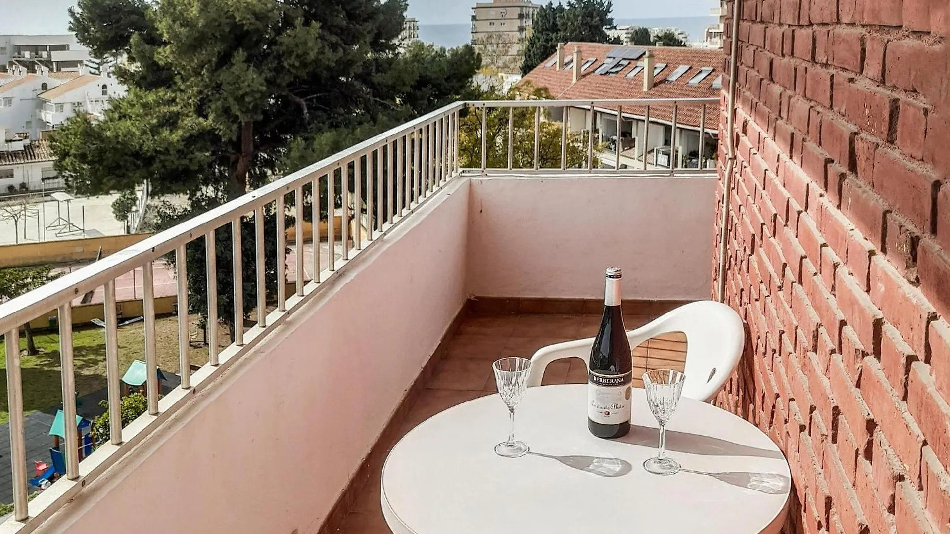 Cozy Apartment In Benalmadena Costa With Kitchen